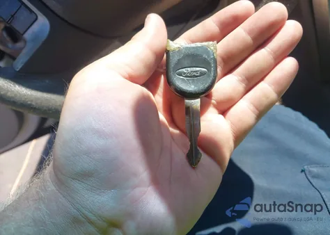 2010 Ford Fusion Se z USA, uszkodzony, nr VIN 3FAHP0HA5AR326377